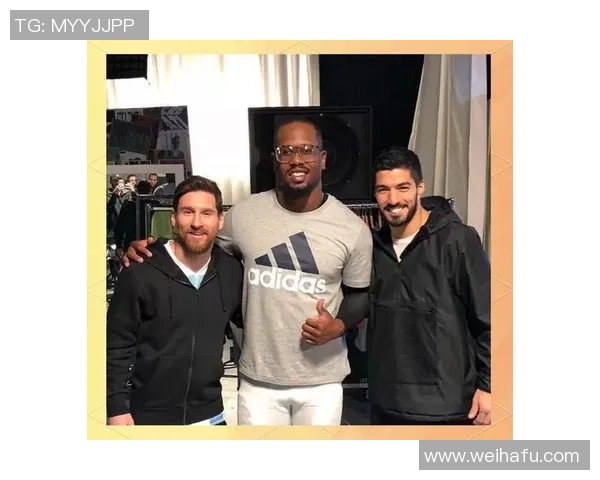 帅气足球明星踢球瞬间完美定格,展现运动魅力与精湛技艺 帅气足球明星踢球瞬间完美定格,展现运动魅力与精湛技艺